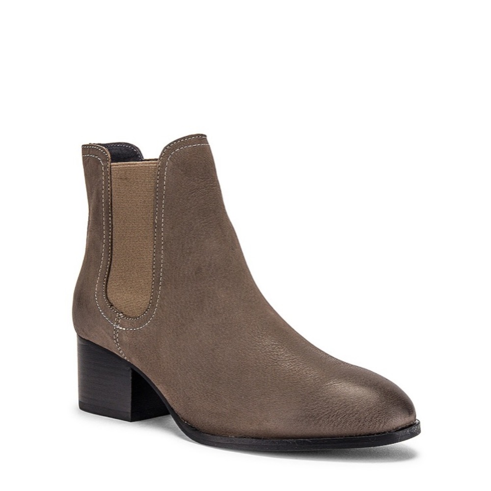 Seychelles In a Trance Chelsea Boot Taupe Size 7